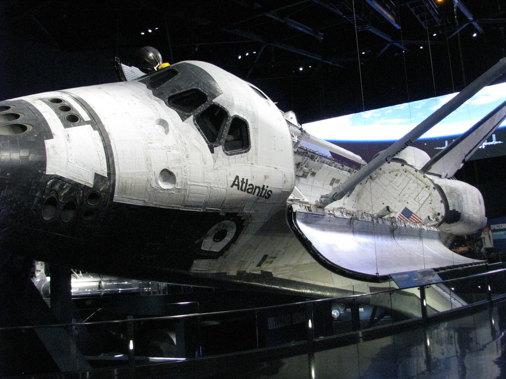 It was interesting how much the presentation of the three Space Shuttles in their respective aerospace museums differs, and this was my favourite.