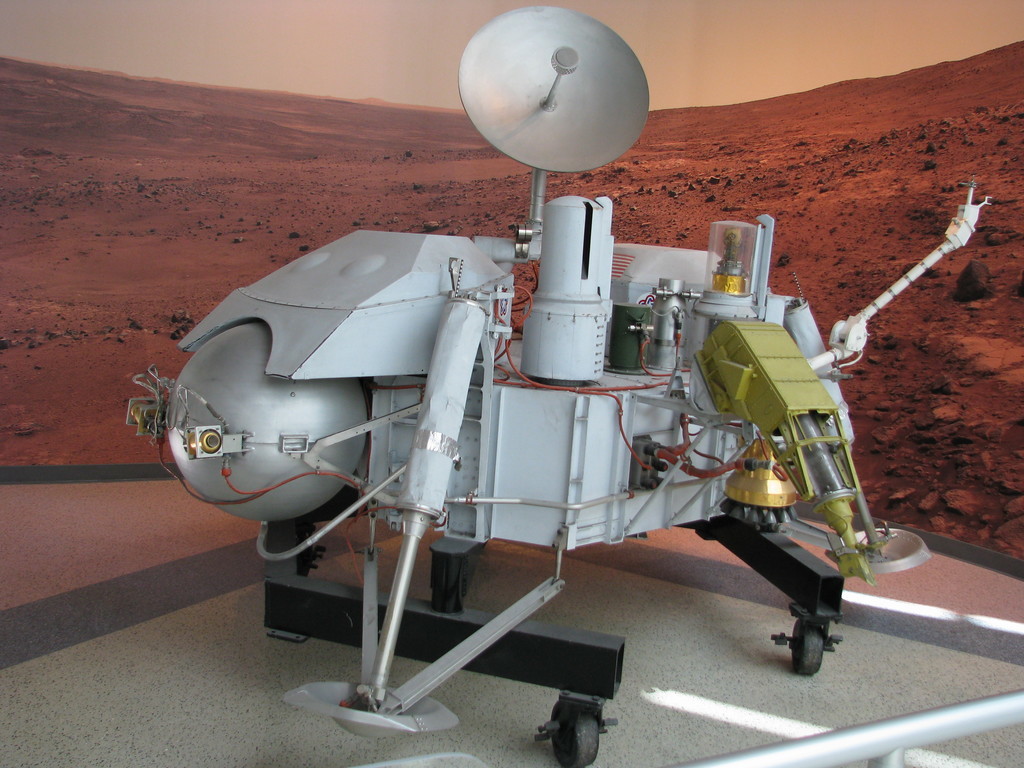 A 1:1 model of the Viking Landers, at the California Science Center.