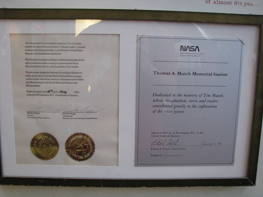 A plaque that hopes to one day be attached to the Viking I lander on the surface of Mars.