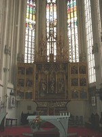 the world's biggest wooden altar