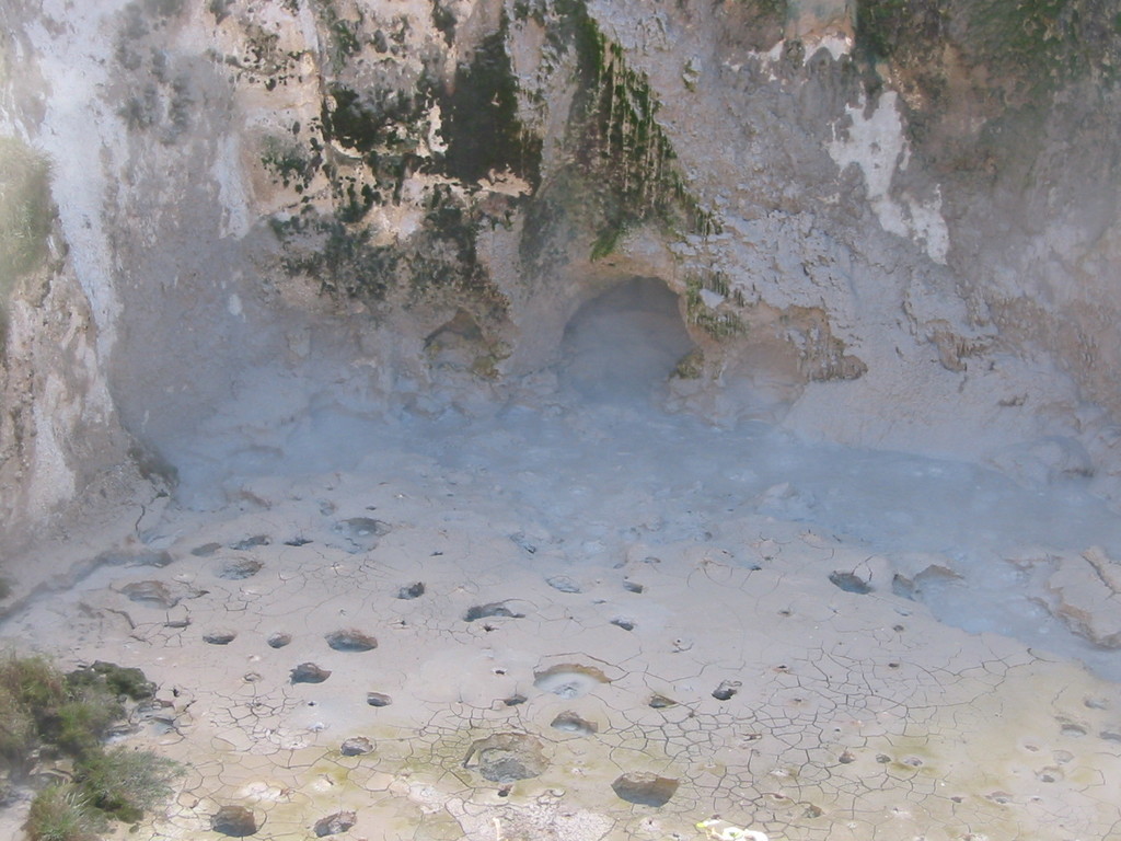 Hot mud pool (the bubbling mud was only visible during the sparse windy moments, and otherwise obfuscated by vapour)